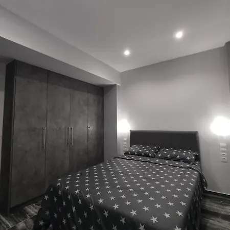 Hilltop Apartment *