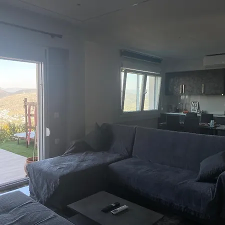 Apartment Hilltop