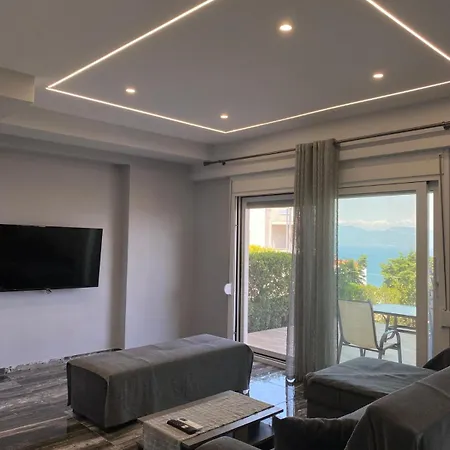 Hilltop Apartament Chalkís